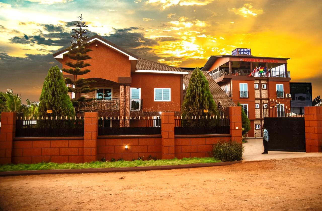Homey Lodge Кумаси Экстерьер фото
