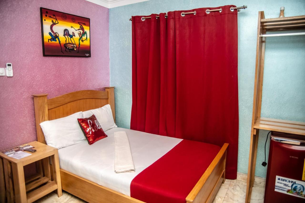 Homey Lodge Кумаси Экстерьер фото