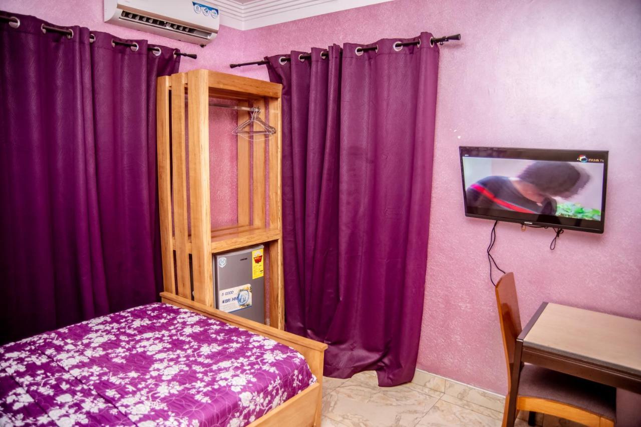 Homey Lodge Кумаси Экстерьер фото