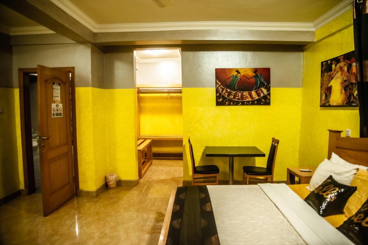 Homey Lodge Кумаси Экстерьер фото