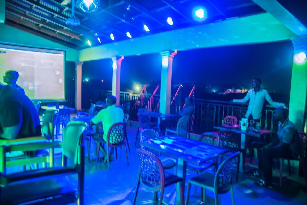 Homey Lodge Кумаси Экстерьер фото