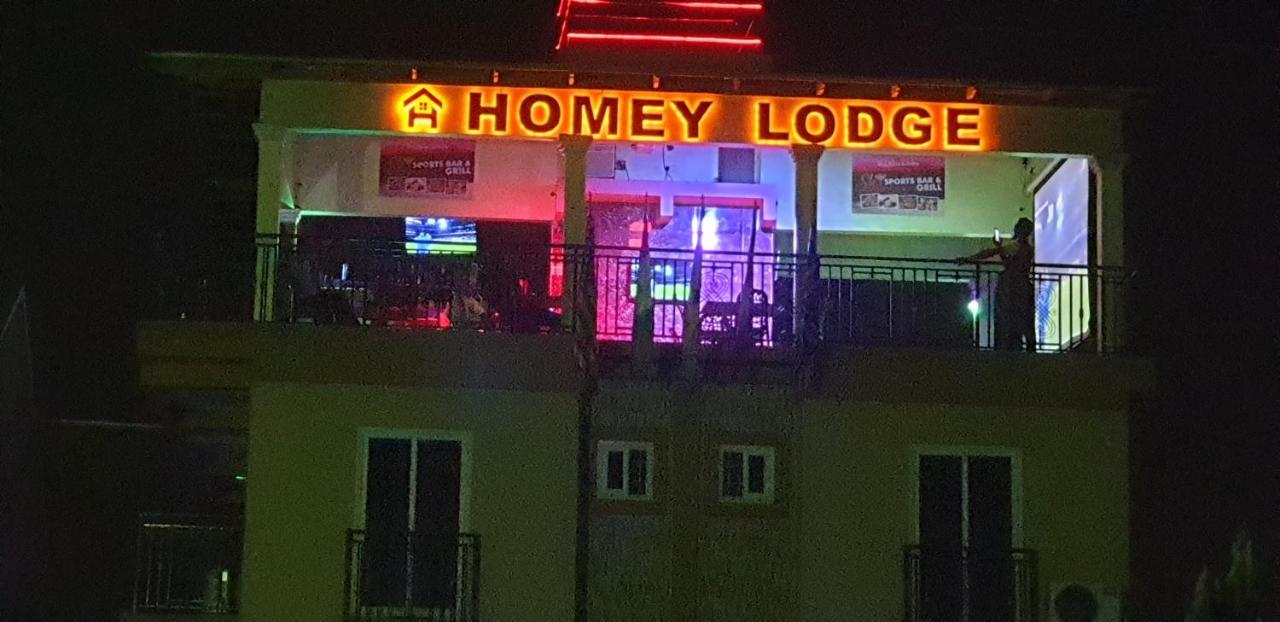 Homey Lodge Кумаси Экстерьер фото