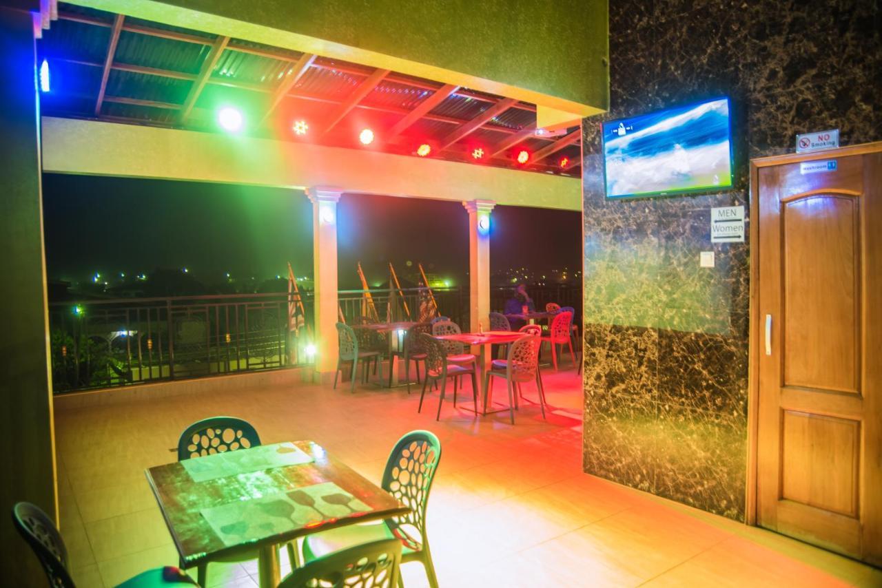 Homey Lodge Кумаси Экстерьер фото